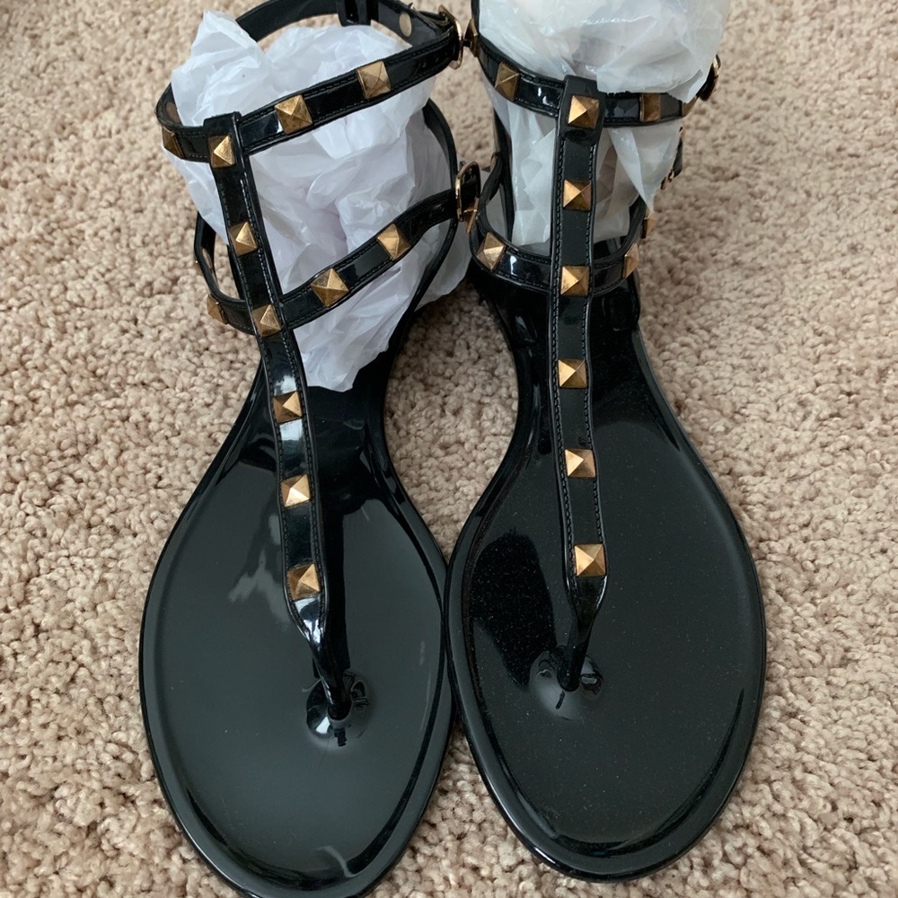 NWT WOMENS SANDALS SIZE 11